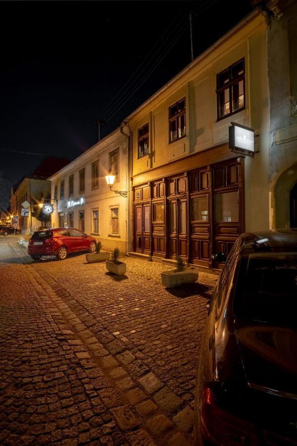 Zollus House Tvrda Apartment Osijek Exterior photo